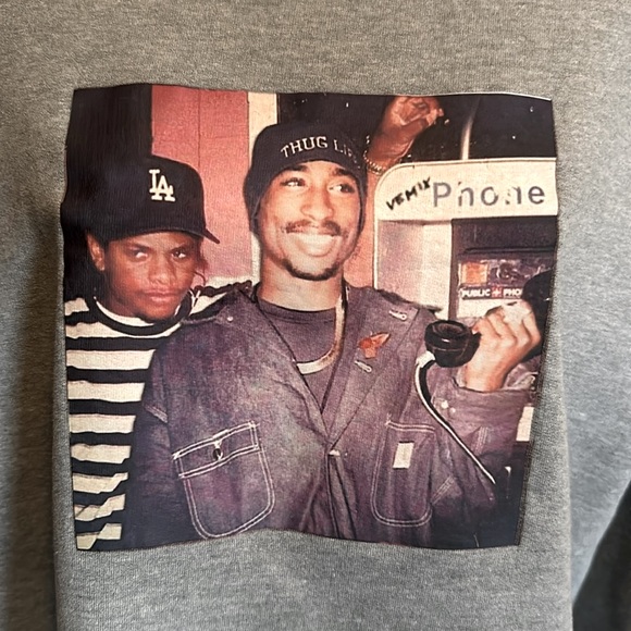 Tupac and Eazy-E sweatshirt men’s size Medium - Picture 2 of 3